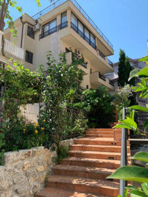 Apartments Lov